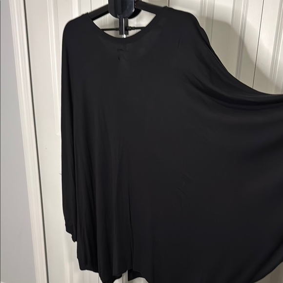 Elegant Black Women's Dress, oversized Batwing - Picture 4 of 4